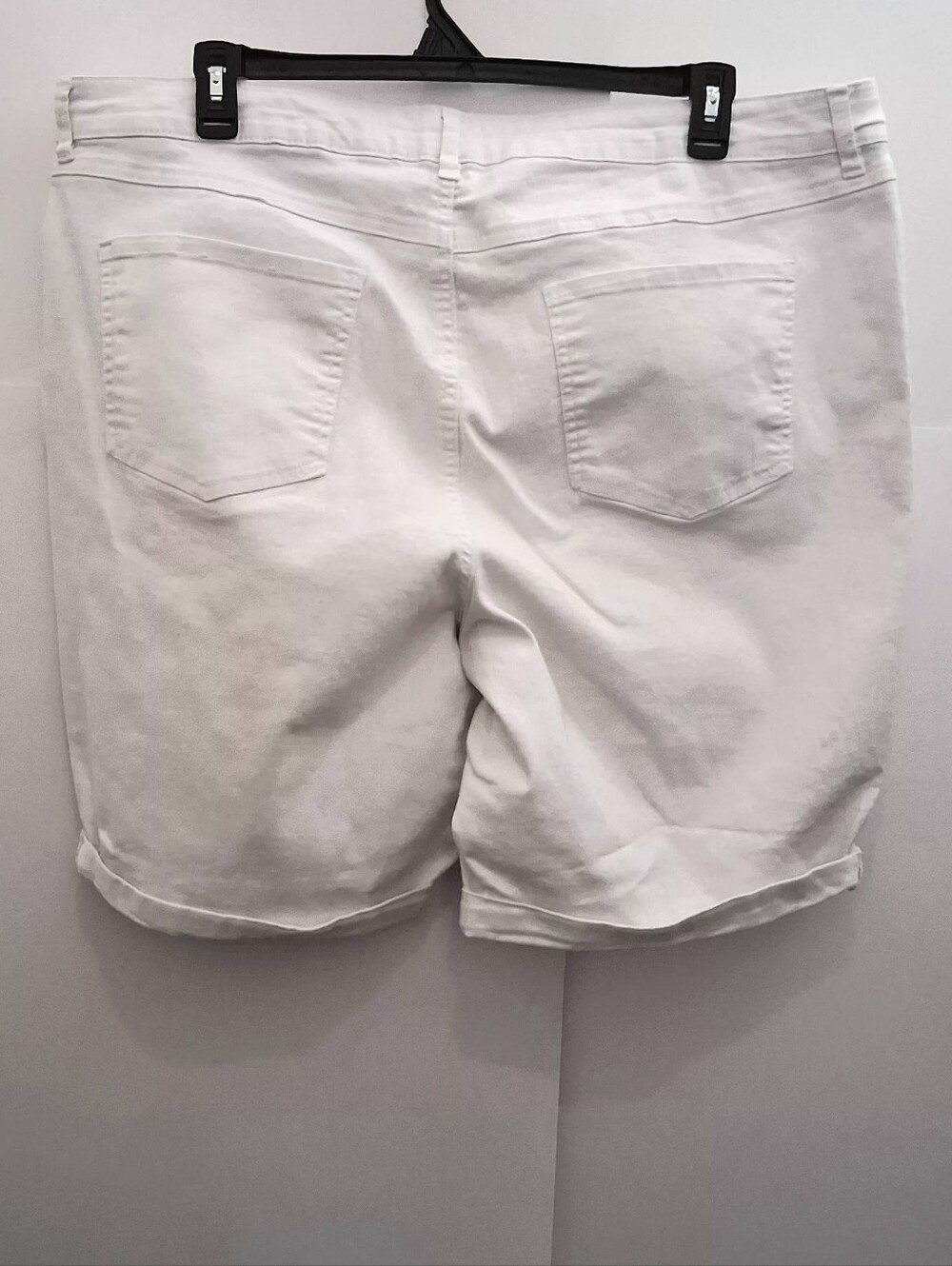 D. JEANS White Women’s Denim Stretchy Jean Shorts Size 22W - Picture 2 of 7